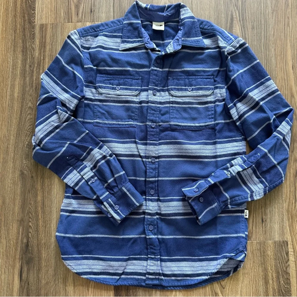 The North Face Men’s Arroyo Flannel Midweight Shirt Small Blue Striped Pockets